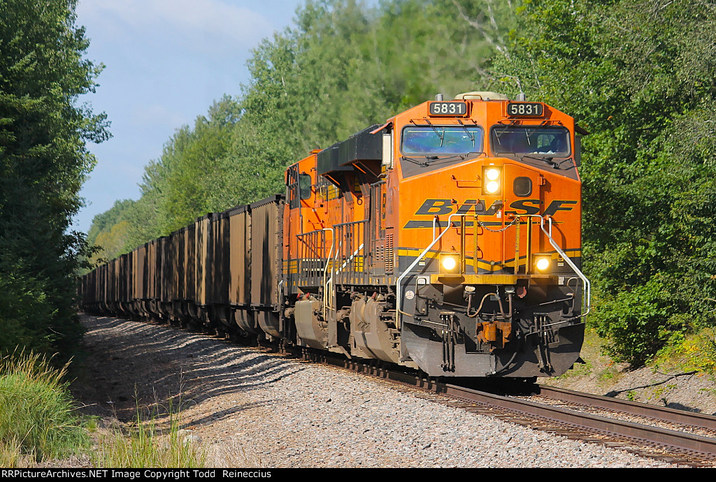 BNSF 5831